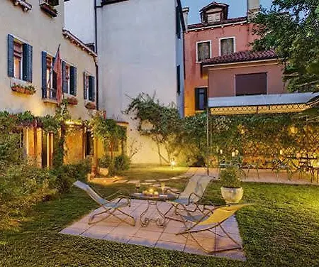 Casa Rezzonico Отель типа 