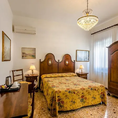 Alojamento de Acomodação e Pequeno-almoço Casa Rezzonico 2*